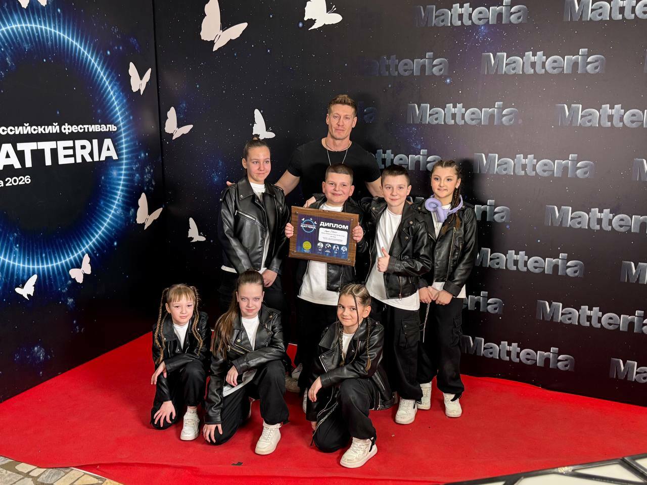 <span style="font-style: italic;">&nbsp; &nbsp; &nbsp; Мы занимаем&nbsp; &nbsp; призовые места на Чемпионатах и конурсах.&nbsp; Выступления команд- регулярно (это мотивирует детей расти и побеждать)</span>